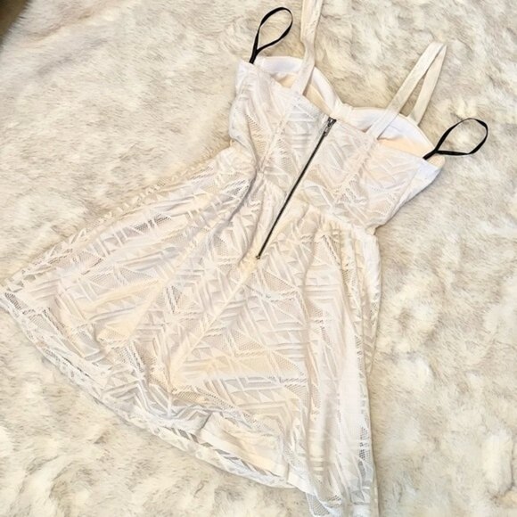 Material Girl Knit Geometric Pattern Cut Out Mini Bustier Flounce Dress Small - Picture 9 of 12